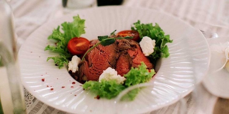 How To Plan A Delicious And Affordable Wedding Menu