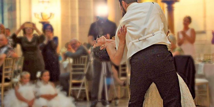 How To Save Money On Wedding Entertainment
