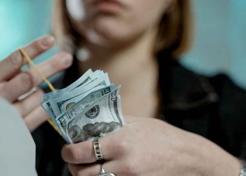 How to break spending habits and establish healthy financial habits for life