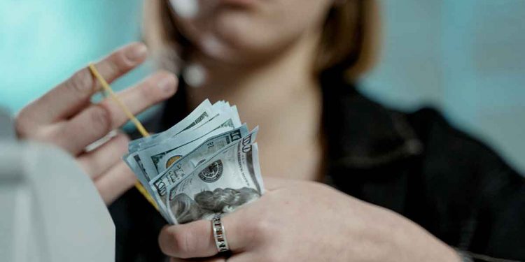 How to break spending habits and establish healthy financial habits for life